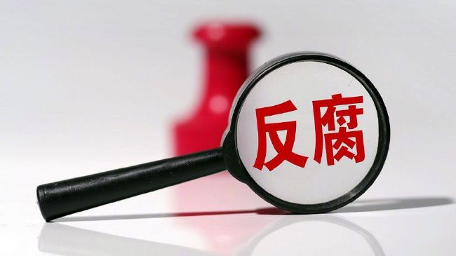 曼联可能有多达9名球员因伤缺席本周联赛《曼彻斯特晚报》报道，周末曼联迎战埃弗顿，红魔可能有多达9名球员因伤缺席。